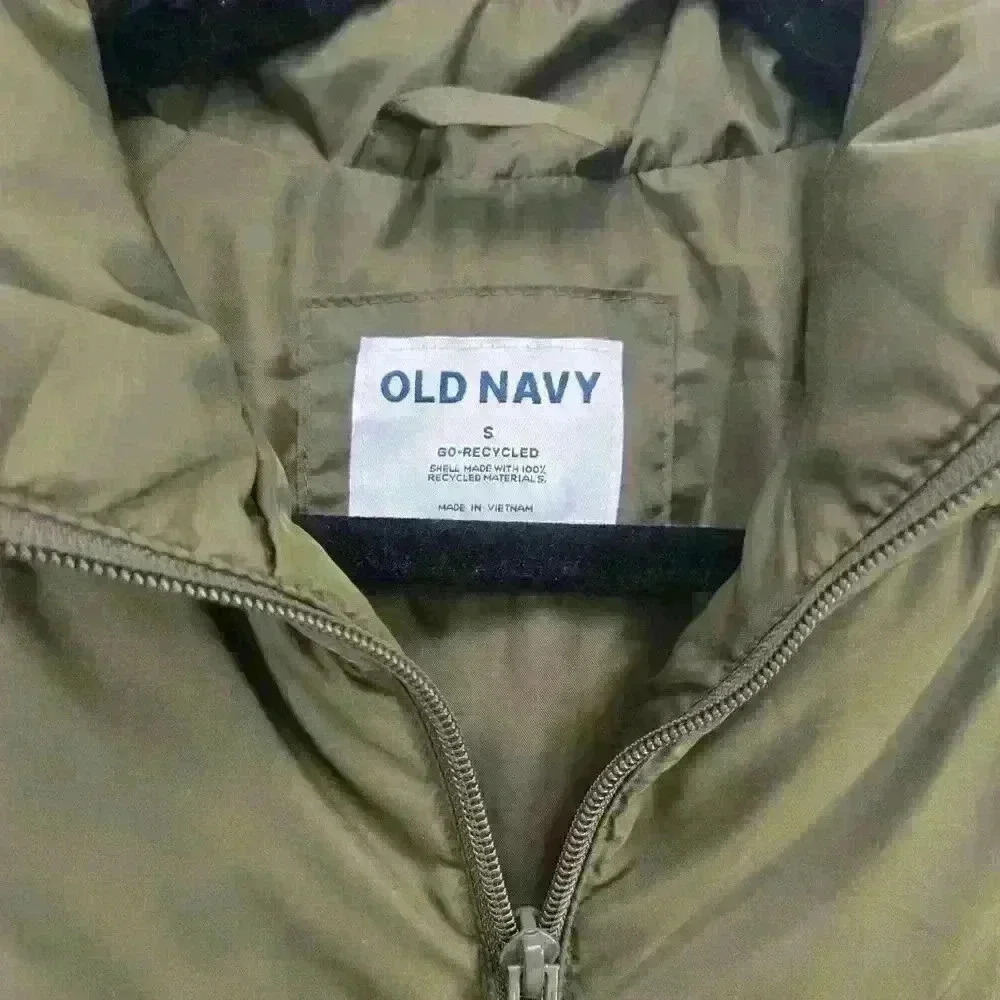 Old Navy Men's Pocket Full-Zip Green Mock Neck Puffer Vest ,Sz S NWT - Picture 3 of 4